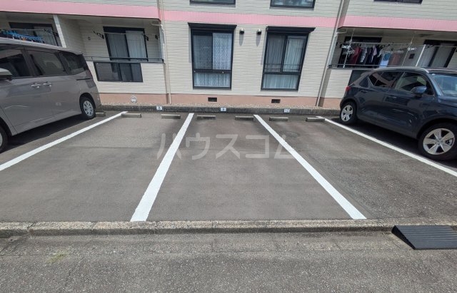 19/20 駐車場