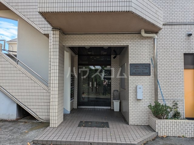 22/30 エントランス