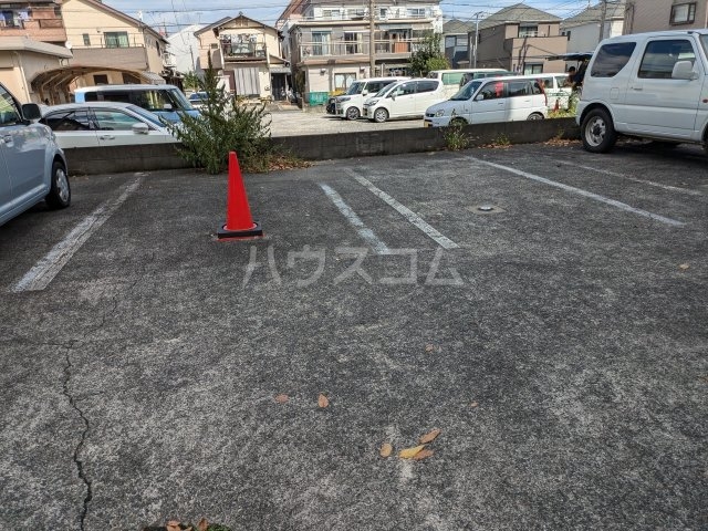 23/30 駐車場