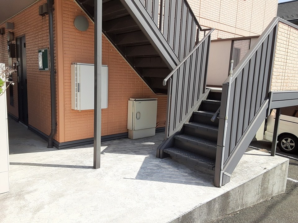 26/30 エントランス