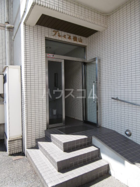 2/3 エントランス