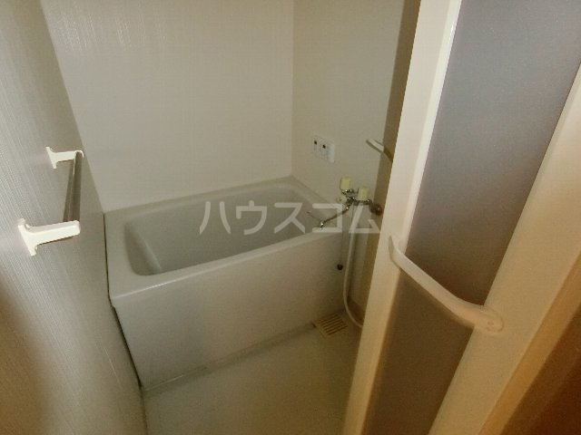 13/30 浴室