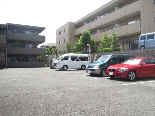 20/21 駐車場