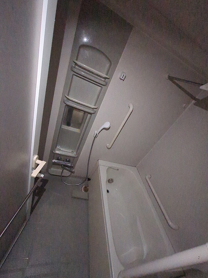 17/30 浴室