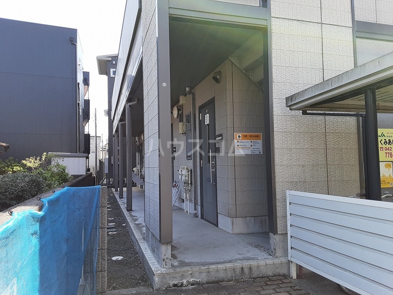 26/30 エントランス