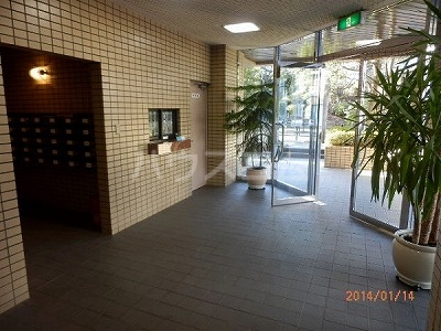 25/30 エントランス