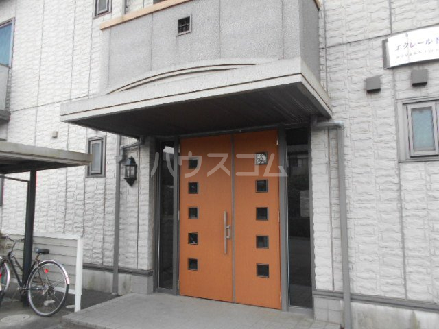 26/29 エントランス