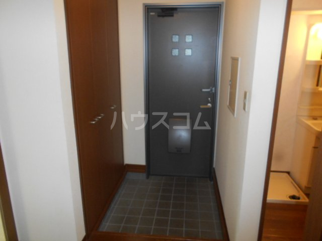 13/29 玄関