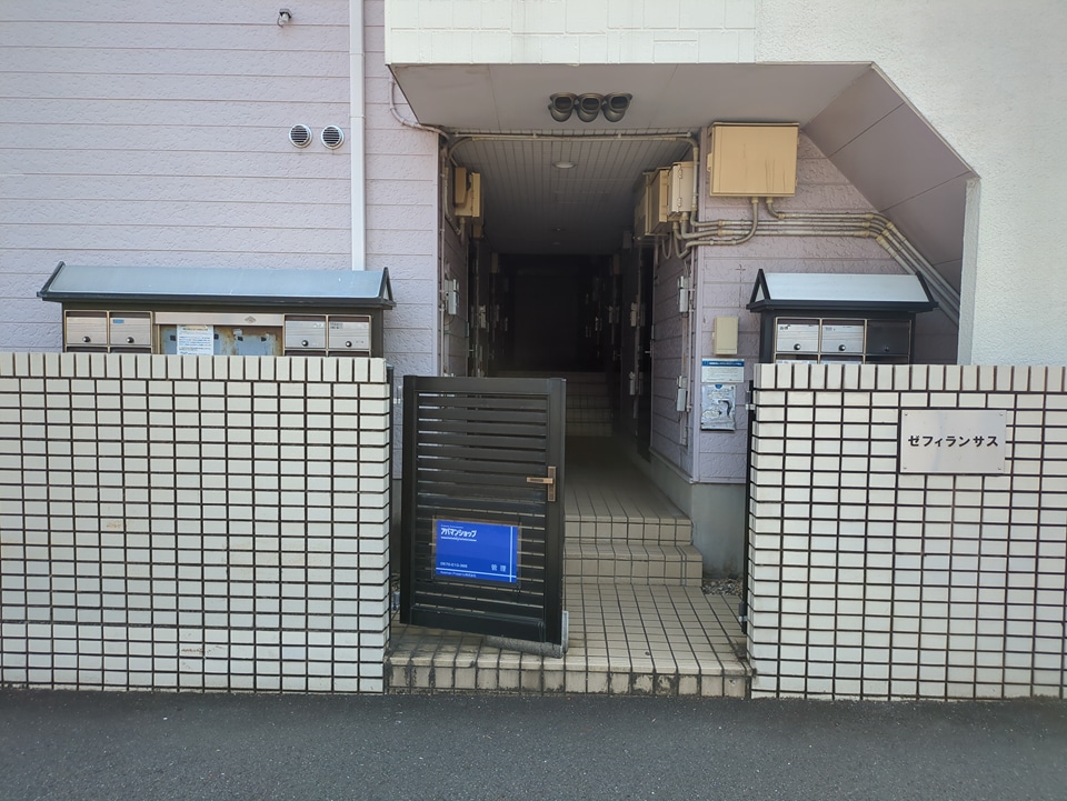 2/5 エントランス