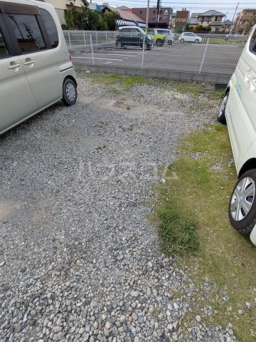 2/2 駐車場
