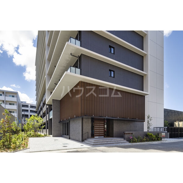 15/23 エントランス