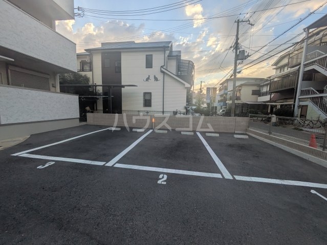 23/30 駐車場