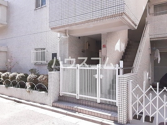 2/5 エントランス