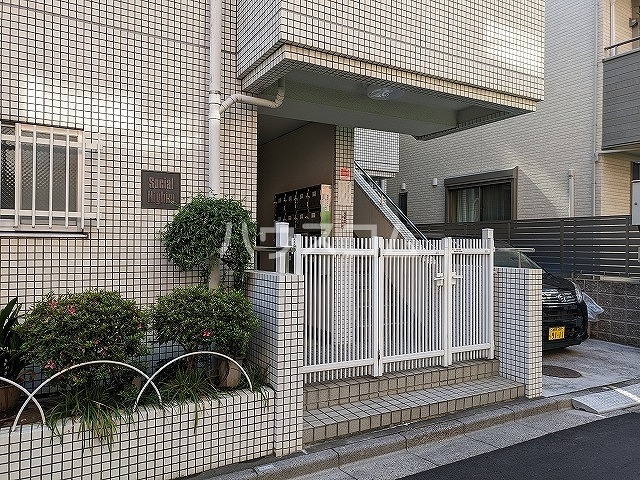 22/25 エントランス