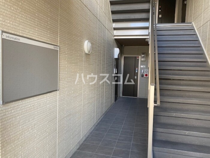 2/4 エントランス