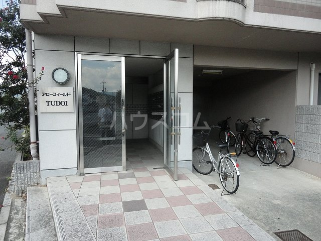 23/30 エントランス