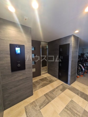 22/30 エントランス