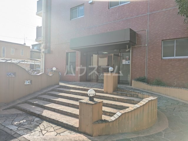 2/4 エントランス