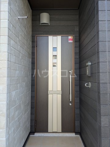 27/30 エントランス