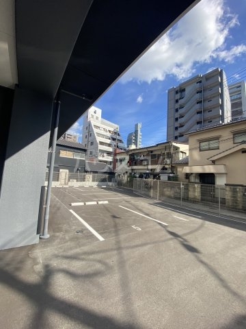 27/30 駐車場