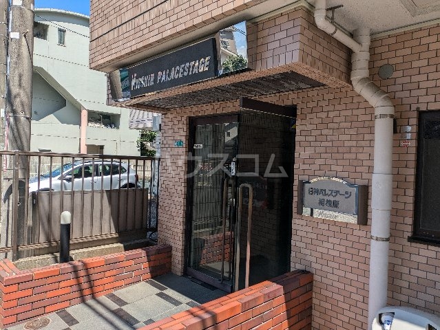 21/30 エントランス