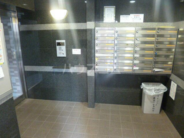 2/3 エントランス