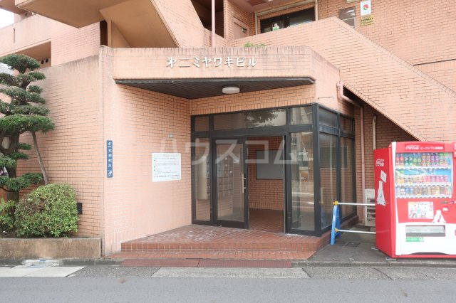 21/28 エントランス