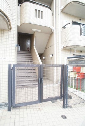 19/22 エントランス