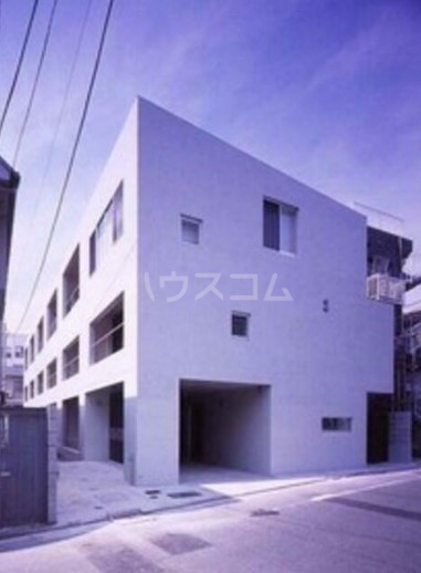 18/21 エントランス