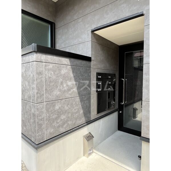 14/18 エントランス