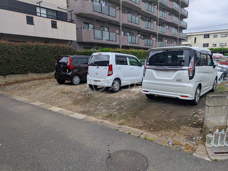 21/29 駐車場