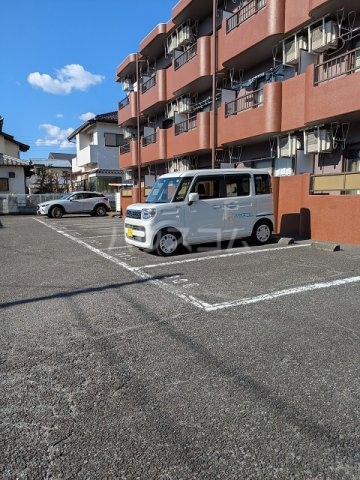 18/21 駐車場