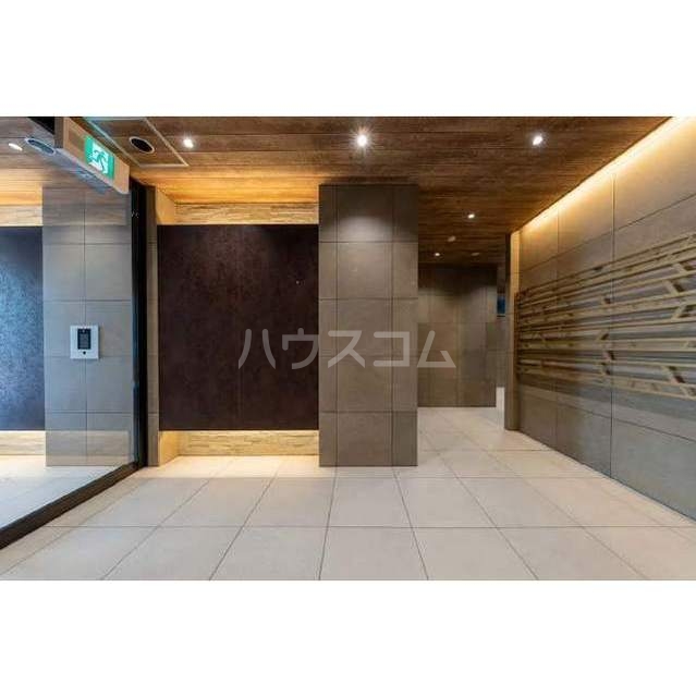 15/23 エントランス