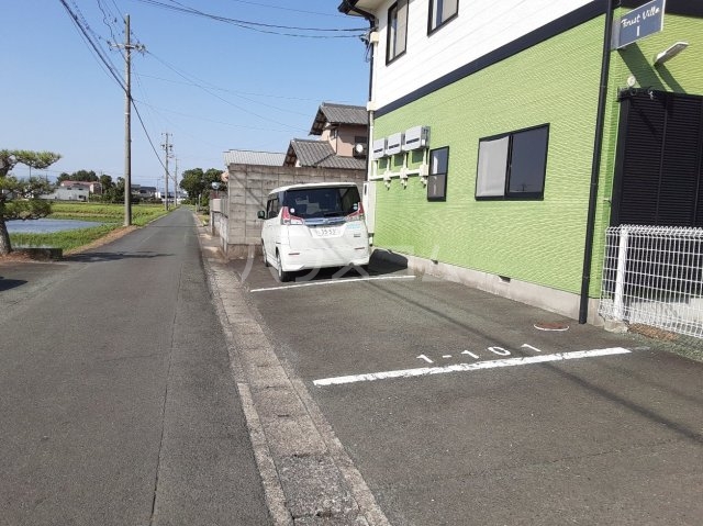 18/26 駐車場