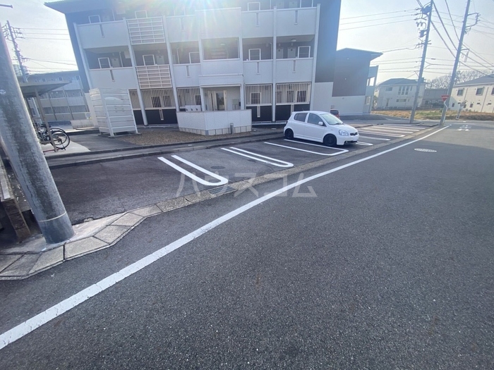 25/27 駐車場