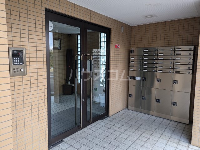 25/30 エントランス