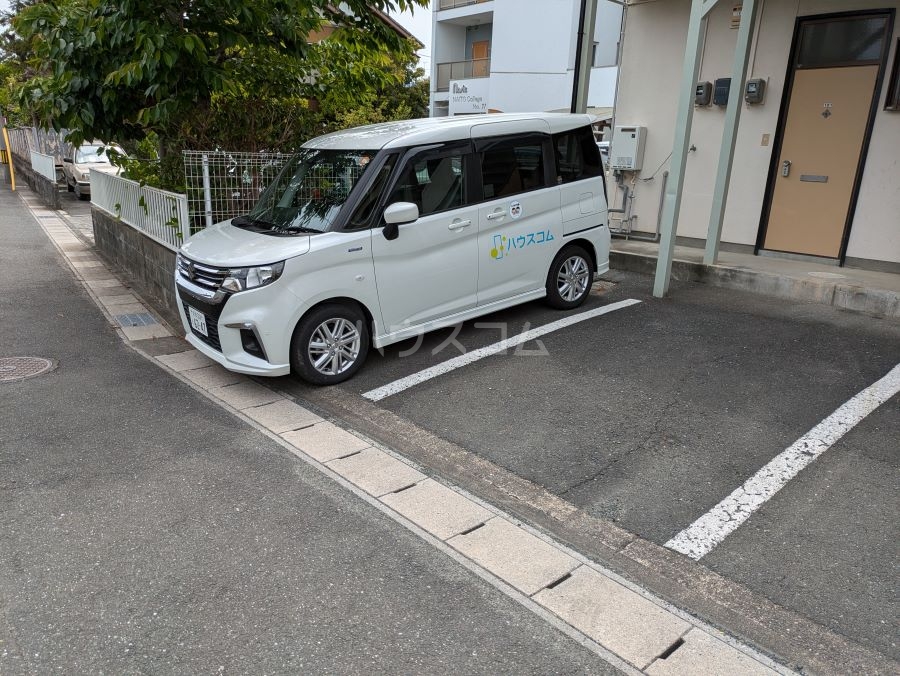 22/29 駐車場
