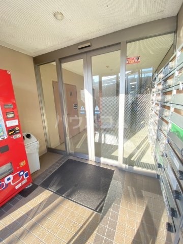 14/23 エントランス