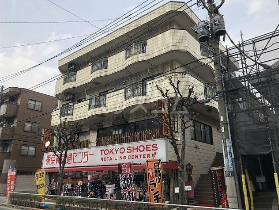 18/21 エントランス
