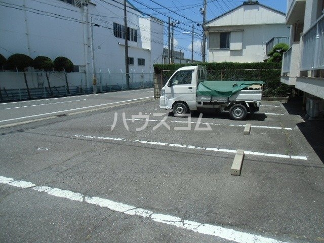 18/26 駐車場