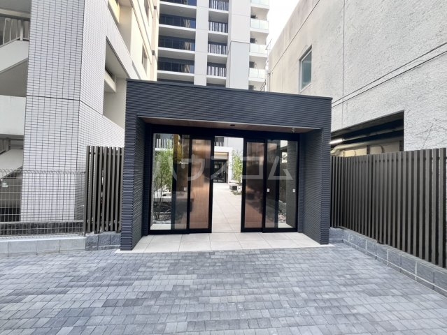 25/30 エントランス