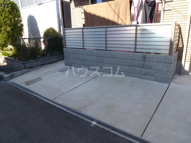 25/30 駐車場