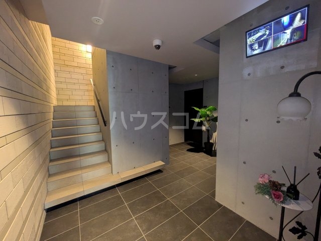 28/30 エントランス