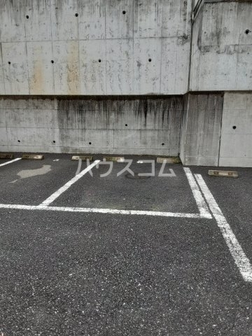 20/28 駐車場