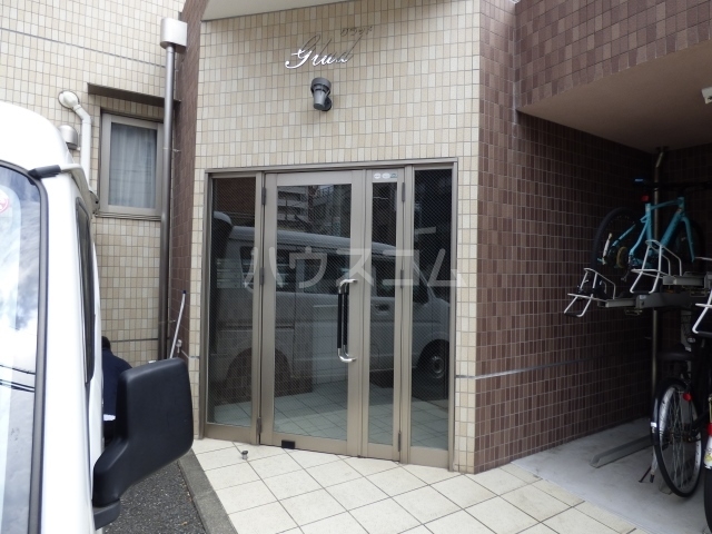 13/16 エントランス