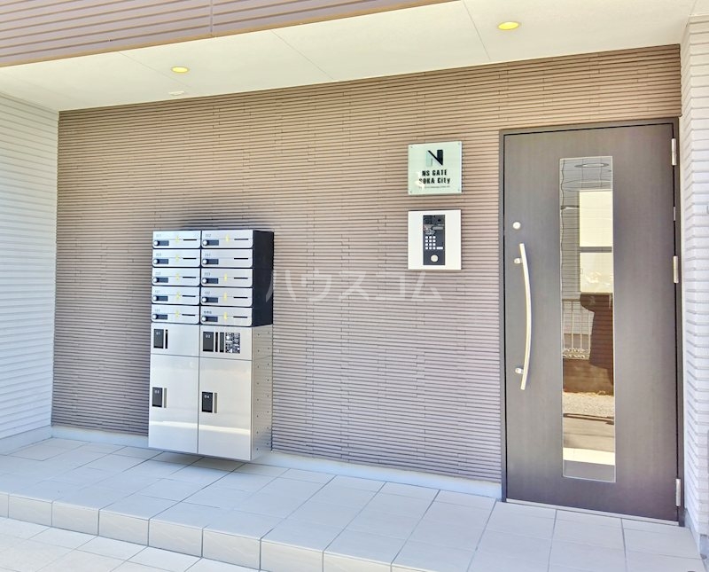 15/23 エントランス