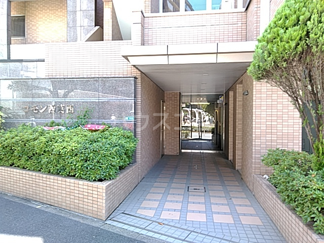 23/30 エントランス