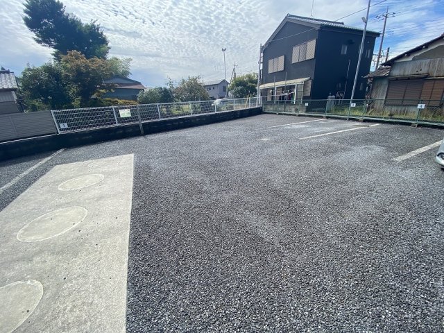 2/3 駐車場