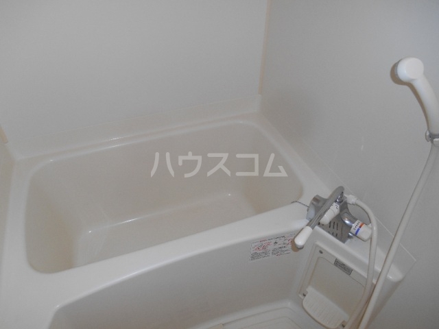 13/27 浴室