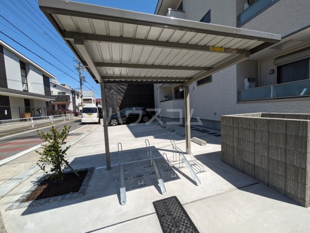 27/30 駐車場
